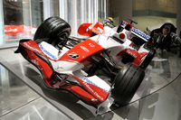 【東京モーターショー07】トヨタF1、07年型展示…ただしフタ付き 画像