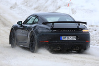 発表秒読みか…ポルシェ 718ケイマン「GT4」、フルヌード状態を見た 画像