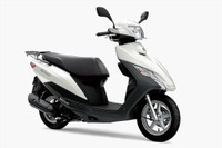 スズキ アドレス125、フラットシート仕様を追加 トランクスペース拡大 画像