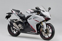 ホンダ CBR250RR<ABS>、新色パールグレアホワイト追加へ 画像