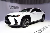 レクサス UX に新開発ハイブリッド、バッテリー充放電を先読み制御…ジュネーブモーターショー2018 画像