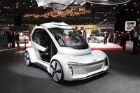 アウディ Pop.Up Next は室内に49インチスクリーン装備のドローンEV…ジュネーブモーターショー2018 画像