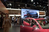 【フランクフルトから東京ショー2001へ】グループ内独立を果たした? ---アウディ 画像