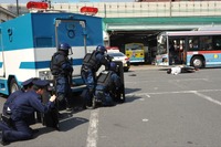 ソフトターゲット・テロ訓練、羽田京急路線バスで…警視庁蒲田署 画像