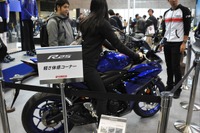 軽さを感じて! ヤマハ ブースの歩き方…大阪モーターサイクルショー2018 画像