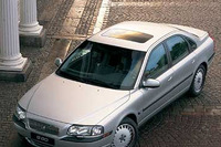 ボルボ2002年モデルを発表、輸入車初の快挙 画像