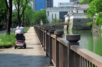 搭乗型移動支援ロボットの実証試験で、道路使用許可基準を変更 警察庁 画像