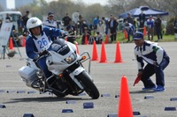 警視庁の白バイ安全運転競技大会---94人の精鋭が競う、女性選手も14人 画像
