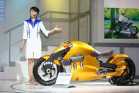 【東京モーターショー07】スズキ、二輪の複葉機 画像