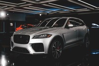 ジャガー F-PACE SVR に最新コネクト、4GのWi-Fi接続も可能…ニューヨークモーターショー2018 画像