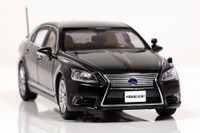 レクサス LS 総理大臣専用車、1/43スケールで発売 防弾ガラスなど再現 画像