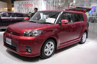 トヨタ自動車、通期業績見通しを上方修正---最終利益1兆7000億円に 画像