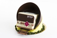 電車はチョコレート製…神戸のホテルが発売する北神急行の「電車ケーキ」 4月16日発売 画像