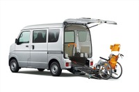 日産 NV100クリッパー、車いす仕様車を新設定 画像