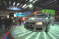 【フランクフルトから東京ショー2001へ】やっと車内を見せたフィアット『スティーロ』 画像