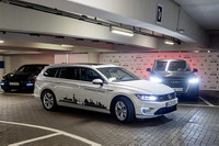 VW、自動駐車のテストを開始…車両が空きスペースを見つける 画像