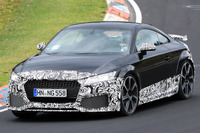 ベイビーR8だ!アウディのミニスーパーカー「TT RS」が高速テスト 画像