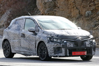 ルノー ルーテシア 次期型、目玉はEV&メルセデスと共同開発の新エンジン 画像