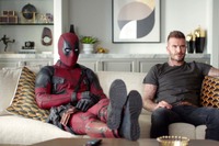 “良いヒーロー”に変身したデッドプール、ベッカムに2年越しの謝罪［動画］ 画像