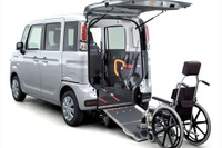 マツダ、フレアワゴン車いす移動車を全面改良 乗降性向上や先進安全技術採用など 画像