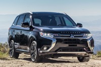 三菱 アウトランダー PHEV、冬のベストグリーン車賞に…全天候性能を評価 画像