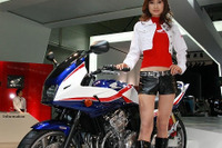 【東京モーターショー07】コンパニオン写真蔵…ホンダ 二輪 画像
