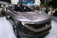 レベル4自動運転をめざす中国 BYTON のEVセダン…CESアジア2018 画像