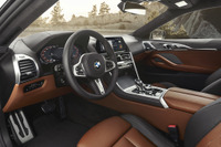 BMW 8シリーズ 新型のインテリアをまじまじと見る［詳細画像］ 画像