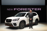 スバル中村専務、新型 フォレスター は「新たな一歩を踏み出す最初の商品」 画像