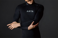 ARTA×アンダーアーマー、コラボトレーニングウェアを発売 オートバックス 画像