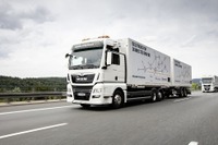 VWグループの自動運転トラックが隊列走行、積荷を届ける実証実験を開始 画像