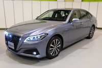 トヨタ クラウン 新型、秋山チーフエンジニア「外観一本化で保守的イメージ脱却」 画像