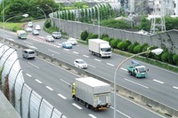 大型トラック・バスのスペアタイヤ、3カ月ごとの点検義務付け 10月から 画像