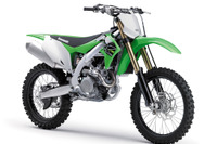 カワサキ、市販モトクロッサー KX450 を大幅改良 新エンジン搭載で出力アップ 画像