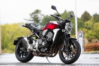 絶賛の新型「ホンダ CB1000R」に欠けている何か、とは…重くのしかかる“CB”の称号 画像