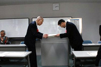 新日本石油グループ社員3人を勤労障害者支部長表彰 画像