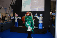 国際ロボット展が開幕、各社自慢のロボットが勢揃い 画像