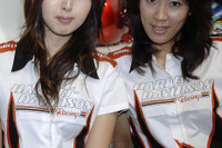 【東京モーターショー07】コンパニオン写真蔵…ハーレーダビッドソン 画像