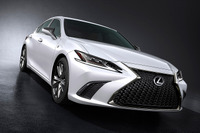 レクサス ES 新型、「セーフティシステム+2.0」全車標準…9月に米国発売へ 画像