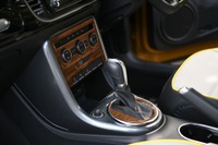 VW ザ・ビートル向けアクセサリー、ウッド調パネルやシートカバーなど5アイテムを追加 画像