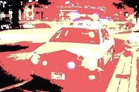 タイヤ破裂を発端としてキャンピングカーが横転、3人が死傷 画像