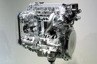 【東京ショー2001出品車】掛け値なしの最新、マツダ『NewI-4エンジン』 画像
