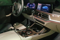 BMW「X7」のインテリアを激写!5枚のスクープ写真からわかったこと 画像