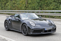 発表間近のポルシェ 911 新型に、早くも「ターボカブリオレ」の存在を確認! 画像