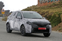 ルノー「ルーテシアSUV」をスクープ!EVには日産リーフの技術も 画像