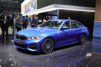 BMW 3シリーズ 新型、ボディサイズ一回り大きく…パリモーターショー2018［詳細画像］ 画像