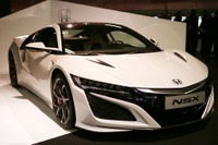 ホンダ NSX 2019年型、ハンドリング性能を強化…パリモーターショー2018 画像