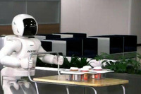 ホンダ『ASIMO』3体による給仕チーム結成 画像