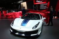 フェラーリ 488ピスタスパイダー、ハイテクに裏付けされた性能…パリモーターショー2018 画像