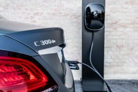 メルセデスベンツ Cクラス、ディーゼルPHVを欧州で設定 ブランド初 画像